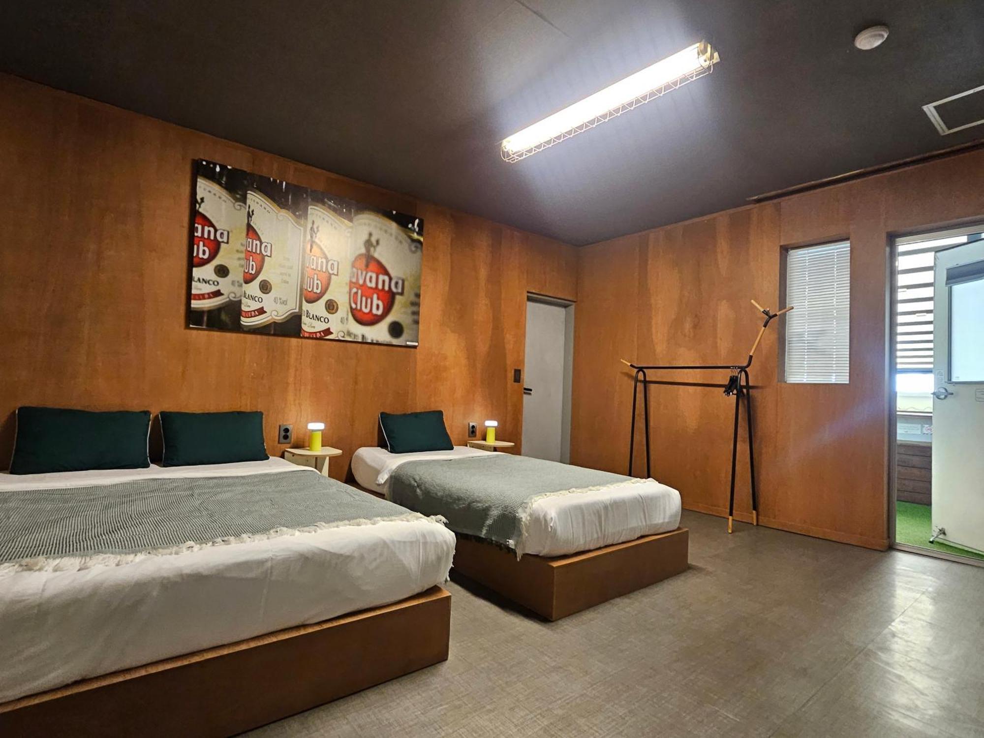 Mido Hostel Seogwipo Exteriör bild