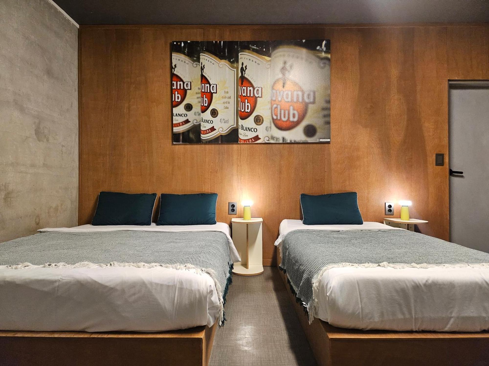 Mido Hostel Seogwipo Exteriör bild