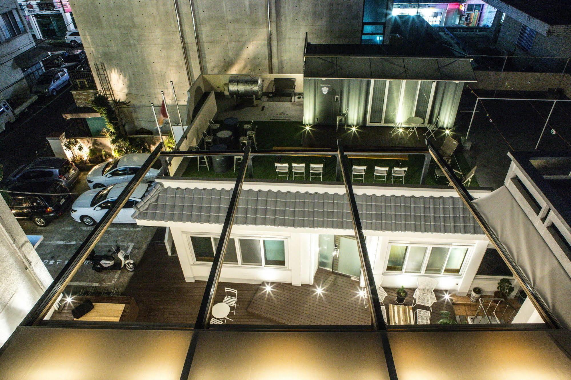 Mido Hostel Seogwipo Exteriör bild